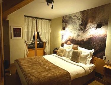 Double Room with Mountain View