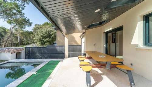 Villa with Garden View