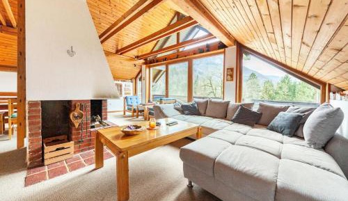 Two-Bedroom Cottage with Terrace