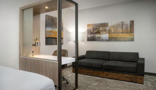 Suite with 2 Queen Trundle Beds 