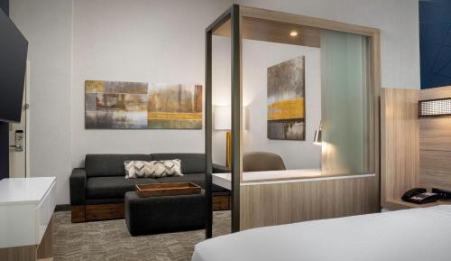 King Suite with Trundle Bed