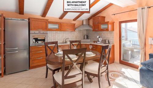 One-Bedroom Apartment with Balcony
