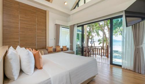 Grand Deluxe Beach Front
