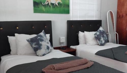 Twin Room with Shower