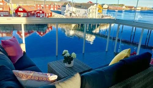 Two-Bedroom Deluxe Apartment with Ocean View