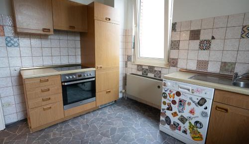 Single Room with Shared Bathroom