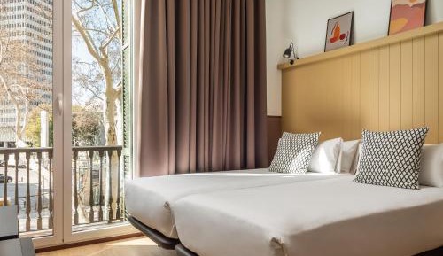 Twin Room with City View