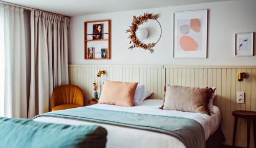 Junior Suite with Garden View or Street View