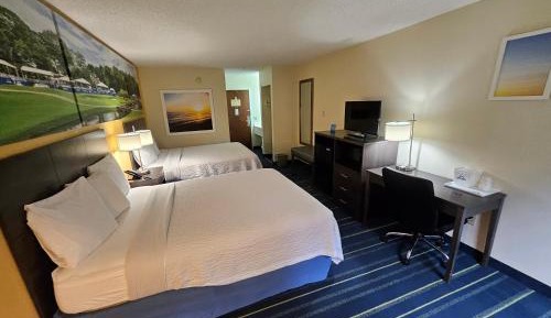 Queen Room with Two Queen Beds - Non-Smoking