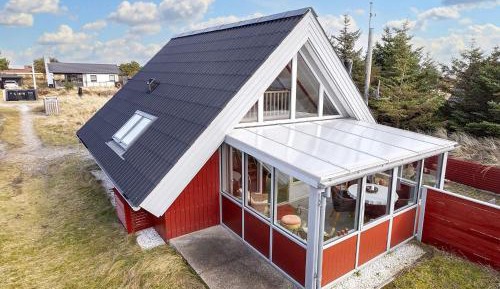 Three-Bedroom Holiday Home 