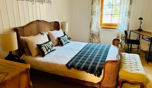 Deluxe Double Room with Shower