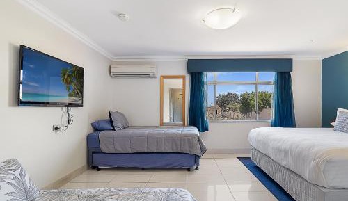 Deluxe Family Room