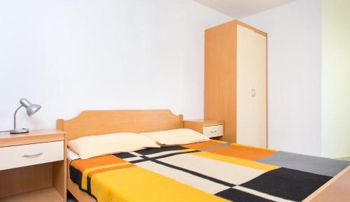 One-Bedroom Apartment with Balcony