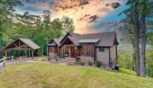 Three-Bedroom Holiday Home 