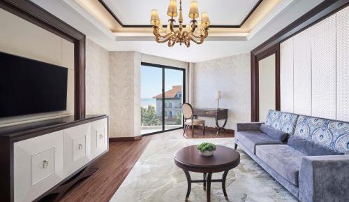 Junior King Suite with Balcony and Ocean View