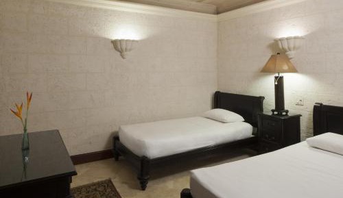 Garden Pool Park Two-Bedroom Suite