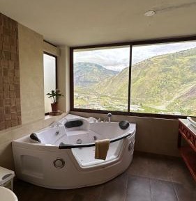 King Suite with Spa Bath