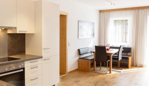 Southside Two-Bedroom Apartment (4 Adults) 