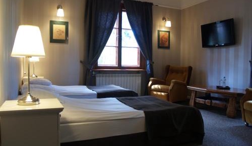 Twin Room with Bathroom