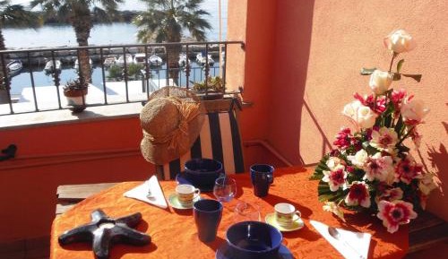 Studio Apartment with Sea View