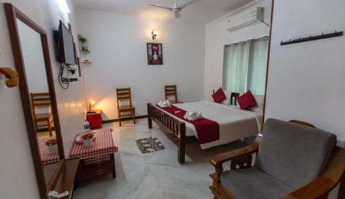 Deluxe Double Room (2 Adults + 1 Child)