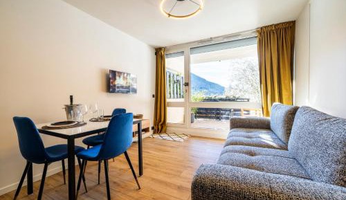 Studio with Mountain View