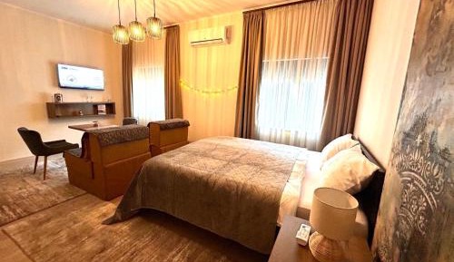 King Studio with Sofa Bed