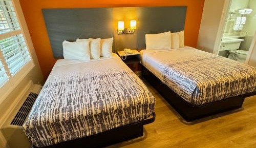 Standard 2 double beds