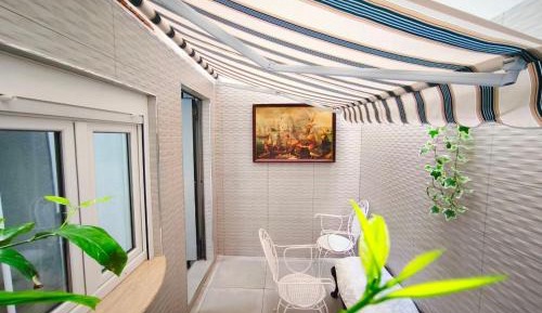 One-Bedroom Apartment with Terrace