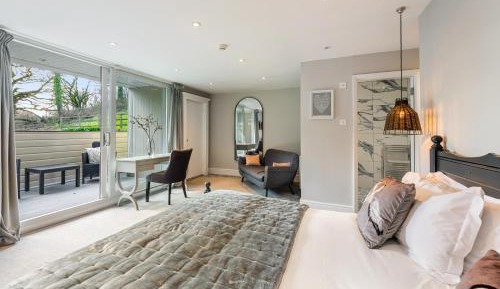 Deluxe King Room