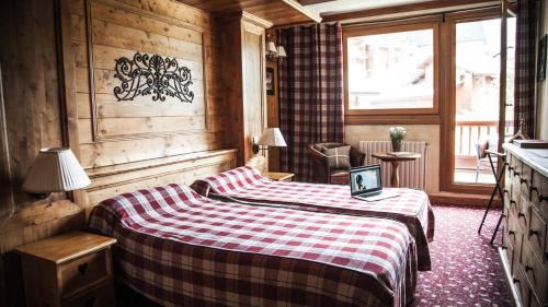 Double Room with Balcony - South