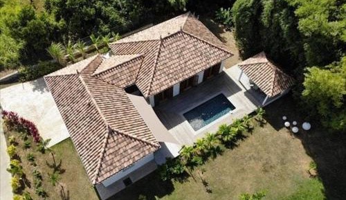 Villa with Garden View