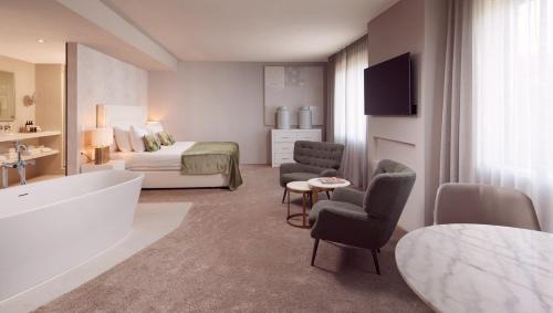Amethyst Quartz Suite
