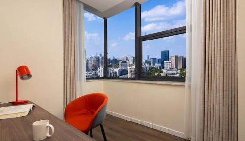 One-Bedroom King Suite