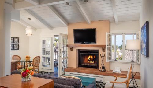 Luxury Junior King Suite