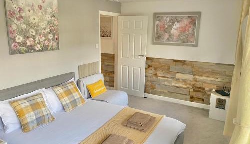 Deluxe Double Room (2 Adults + 1 Child)