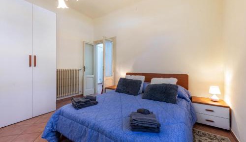 Superior One-Bedroom Apartment