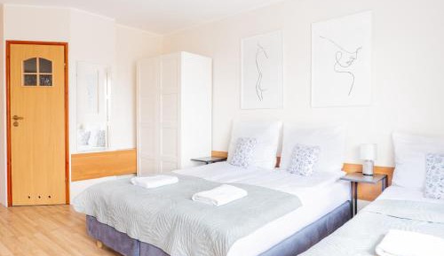 Quadruple Room with Private Bathroom