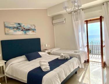 Quadruple Room with Sea View