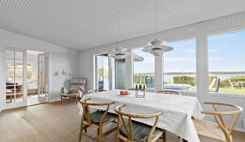 One-Bedroom Holiday Home