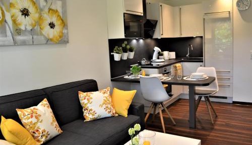 Superior One-Bedroom Apartment with Balcony