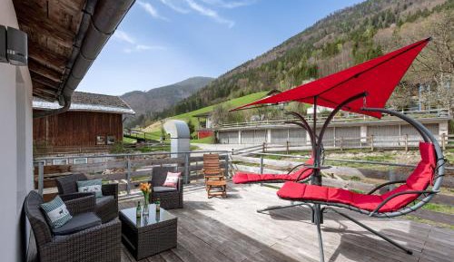 Apartment with Mountain View