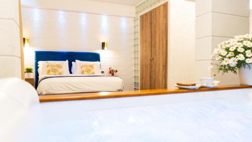 Suite with Hot Tub and Patio