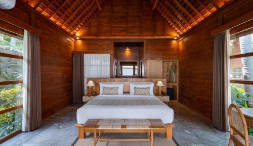 Wooden One-Bedroom  with Private Pool