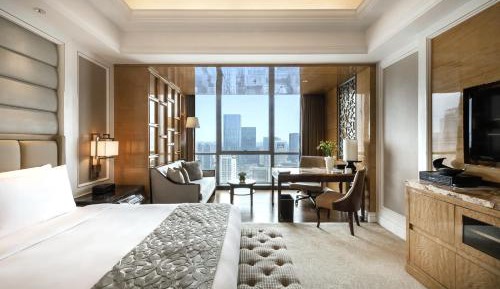 1 King Bed, Square View, Guest Room