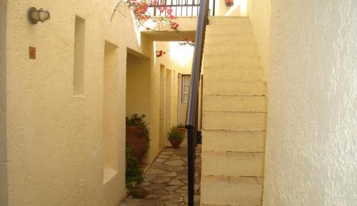 Superior One-Bedroom Apartment