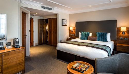 Deluxe King Room