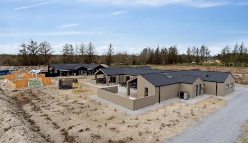 Twelve-Bedroom Holiday Home