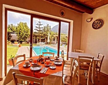 One-Bedroom Apartment with Pool View