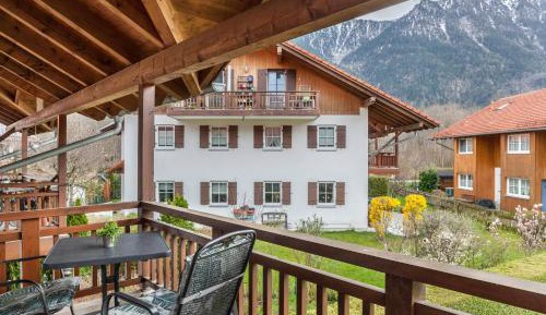 Superior One-Bedroom Apartment with Balcony